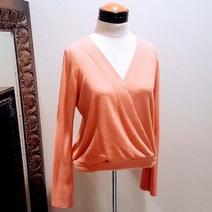 Flattering & soft cropped bell sleeve sweater 💕